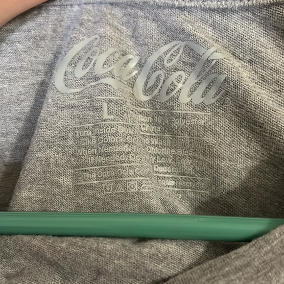 Coca-Cola slight crop graphic tee - Picture 2 of 4